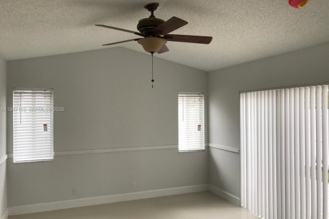 Villa ou maison à louer à Weston, Floride: 3 chambres, 125.7 m2 № 2003742 - photo 10