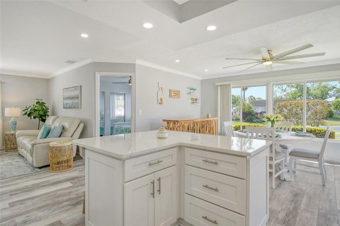 Condo in Sarasota, Florida, 2 bedrooms  № 1618421 - photo 18