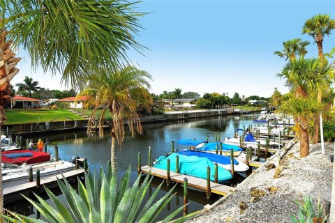 Condo in Sarasota, Florida, 2 bedrooms  № 1618421 - photo 7