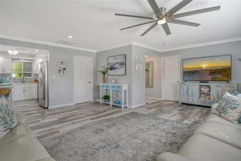 Condo in Sarasota, Florida, 2 bedrooms  № 1618421 - photo 11