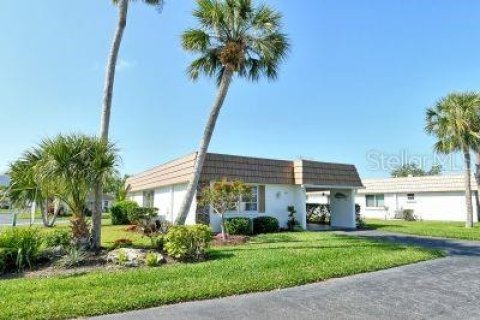 Condo in Sarasota, Florida, 2 bedrooms  № 1618421 - photo 1