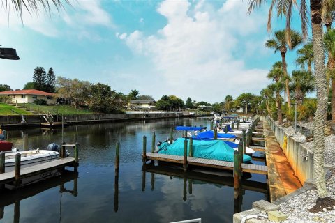 Condo in Sarasota, Florida, 2 bedrooms  № 1618421 - photo 6
