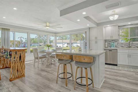 Condo in Sarasota, Florida, 2 bedrooms  № 1618421 - photo 13