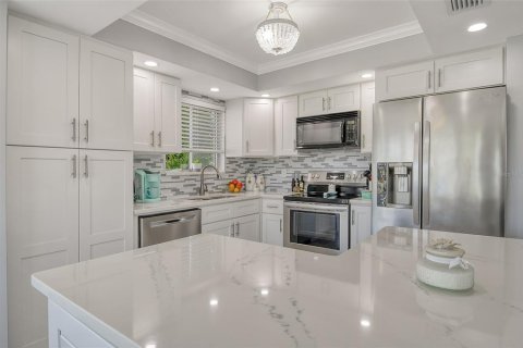 Condo in Sarasota, Florida, 2 bedrooms  № 1618421 - photo 16