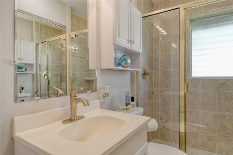 Condo in Sarasota, Florida, 2 bedrooms  № 1618421 - photo 29