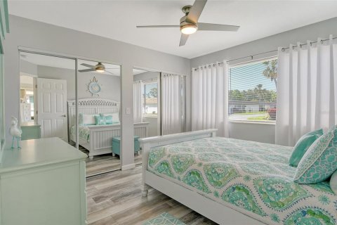 Condo in Sarasota, Florida, 2 bedrooms  № 1618421 - photo 24