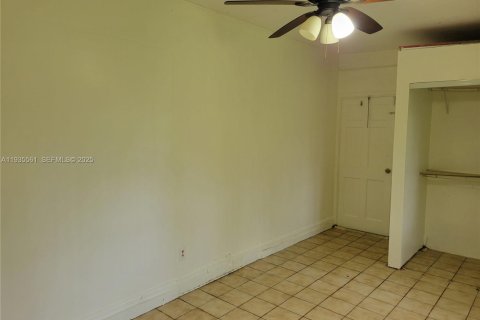 Casa en alquiler en Sunrise, Florida, 3 dormitorios, 119.1 m2 № 1993591 - foto 11