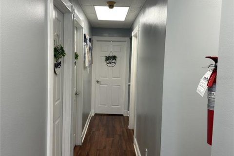 Propiedad comercial en venta en Kissimmee, Florida, 67.82 m2 № 2239431 - foto 8