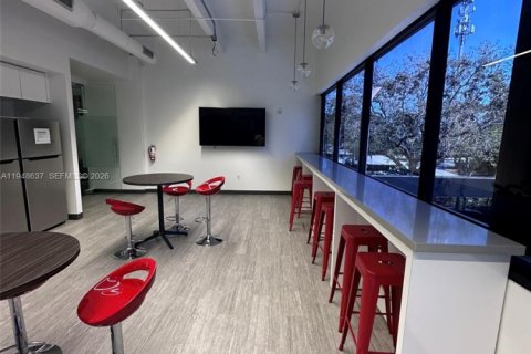 Propiedad comercial en venta en Miami Lakes, Florida № 2152989 - foto 12