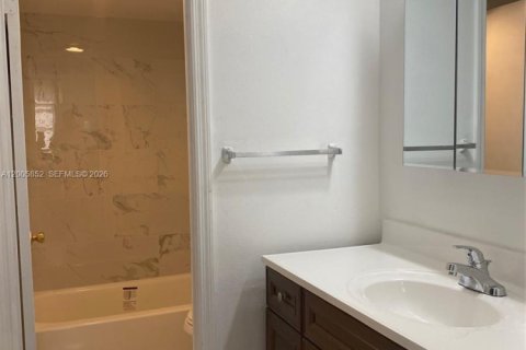 Copropriété à vendre à Lauderhill, Floride: 2 chambres, 110 m2 № 2090169 - photo 23
