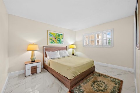 Condominio en venta en Deerfield Beach, Florida, 2 dormitorios, 93.09 m2 № 2146835 - foto 12