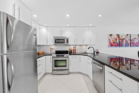 Condominio en venta en Deerfield Beach, Florida, 2 dormitorios, 93.09 m2 № 2146835 - foto 4