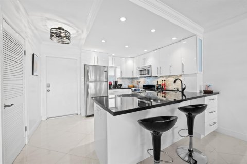 Condominio en venta en Deerfield Beach, Florida, 2 dormitorios, 93.09 m2 № 2146835 - foto 2