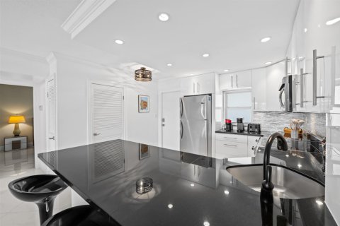 Condominio en venta en Deerfield Beach, Florida, 2 dormitorios, 93.09 m2 № 2146835 - foto 5