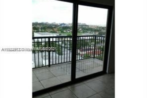 Copropriété à louer à Miami, Floride: 1 chambre, 69.12 m2 № 1946434 - photo 9