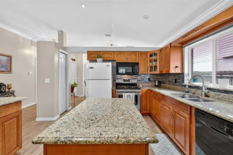 Casa en venta en Brandon, Florida, 3 dormitorios, 144.28 m2 № 1904077 - foto 3