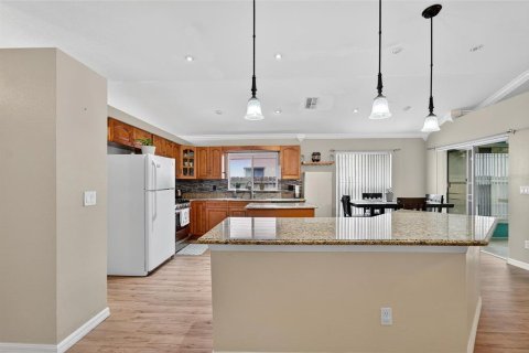 Casa en venta en Brandon, Florida, 3 dormitorios, 144.28 m2 № 1904077 - foto 11