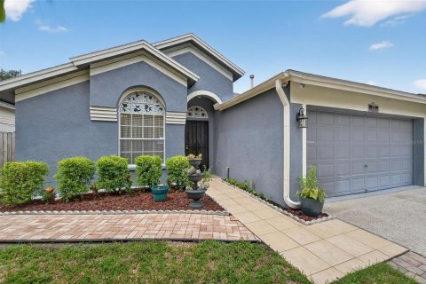 Casa en venta en Brandon, Florida, 3 dormitorios, 144.28 m2 № 1904077 - foto 1