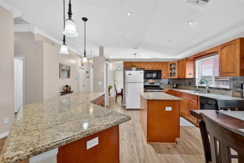Casa en venta en Brandon, Florida, 3 dormitorios, 144.28 m2 № 1904077 - foto 15