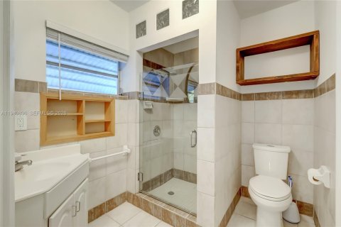 House in Hollywood, Florida 2 bedrooms, 219.9 sq.m. № 1997805 - photo 24