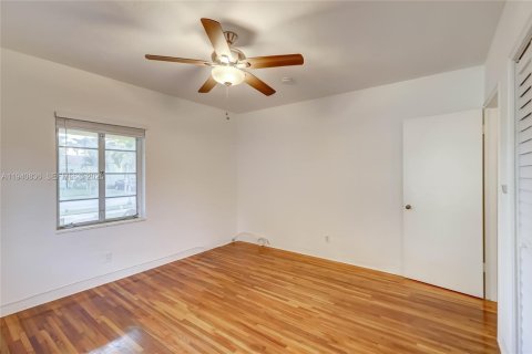 House in Hollywood, Florida 2 bedrooms, 219.9 sq.m. № 1997805 - photo 28