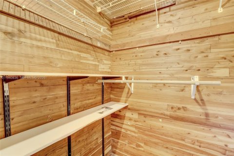 House in Hollywood, Florida 2 bedrooms, 219.9 sq.m. № 1997805 - photo 25