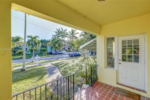 House in Hollywood, Florida 2 bedrooms, 219.9 sq.m. № 1997805 - photo 4