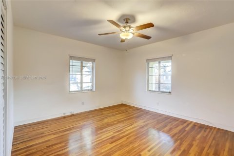 House in Hollywood, Florida 2 bedrooms, 219.9 sq.m. № 1997805 - photo 26