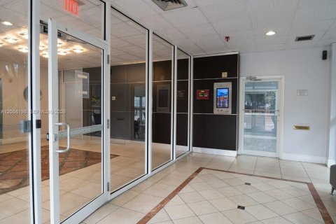 Copropriété à louer à Miami, Floride: 2 chambres, 78.78 m2 № 2245072 - photo 14