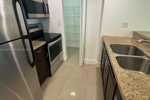 Copropriété à louer à Miami, Floride: 2 chambres, 78.78 m2 № 2245072 - photo 24