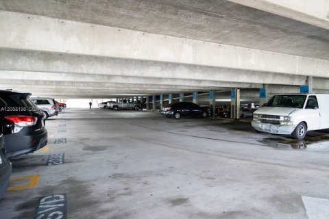 Copropriété à louer à Miami, Floride: 2 chambres, 78.78 m2 № 2245072 - photo 17