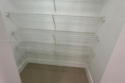 Copropriété à louer à Miami, Floride: 2 chambres, 78.78 m2 № 2245072 - photo 25
