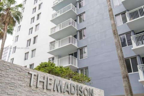 Copropriété à louer à Miami, Floride: 2 chambres, 78.78 m2 № 2245072 - photo 2