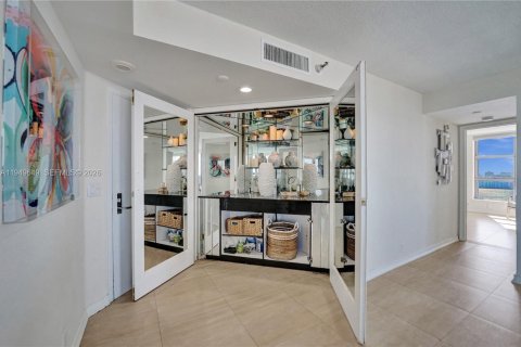 Condominio en alquiler en Aventura, Florida, 3 dormitorios, 159.23 m2 № 2054814 - foto 17