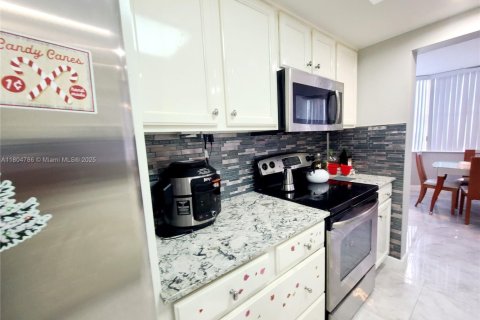 Copropriété à vendre à North Miami Beach, Floride: 2 chambres, 112.69 m2 № 1864169 - photo 6
