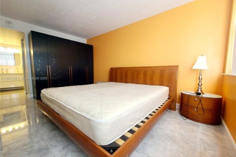 Copropriété à vendre à North Miami Beach, Floride: 2 chambres, 112.69 m2 № 1864169 - photo 15