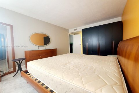 Copropriété à vendre à North Miami Beach, Floride: 2 chambres, 112.69 m2 № 1864169 - photo 14