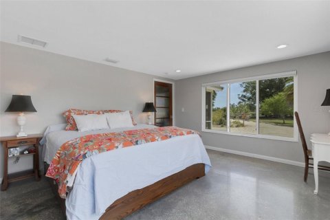House in Sarasota, Florida 4 bedrooms, 198.07 sq.m. № 1747419 - photo 17