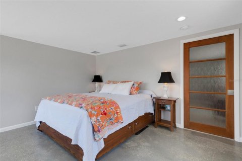 House in Sarasota, Florida 4 bedrooms, 198.07 sq.m. № 1747419 - photo 19
