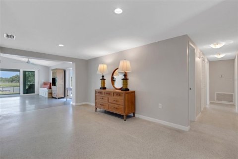 House in Sarasota, Florida 4 bedrooms, 198.07 sq.m. № 1747419 - photo 16
