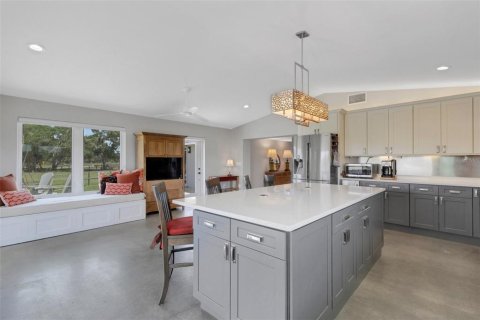 House in Sarasota, Florida 4 bedrooms, 198.07 sq.m. № 1747419 - photo 8