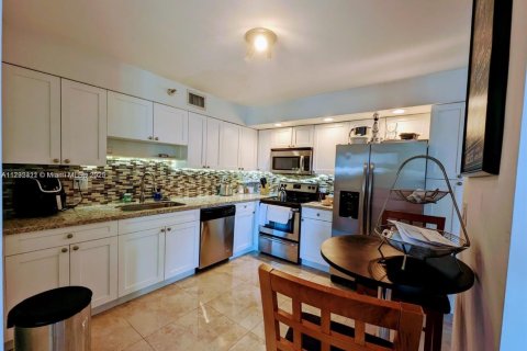 Condominio en venta en Aventura, Florida, 2 dormitorios, 125.7 m2 № 1811171 - foto 3
