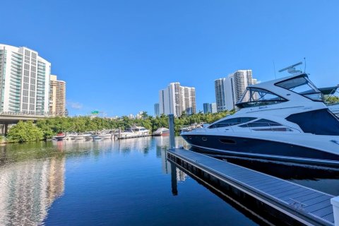 Condominio en venta en Aventura, Florida, 2 dormitorios, 125.7 m2 № 1811171 - foto 14