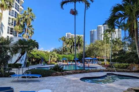 Condominio en venta en Aventura, Florida, 2 dormitorios, 125.7 m2 № 1811171 - foto 16