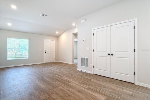 Commercial property in Cape Coral, Florida 4 bedrooms, 209.4 sq.m. № 1912810 - photo 4