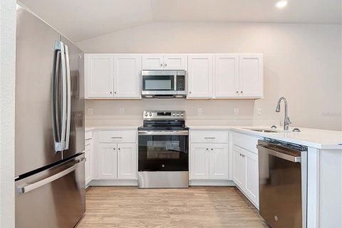 Commercial property in Cape Coral, Florida 4 bedrooms, 209.4 sq.m. № 1912810 - photo 7