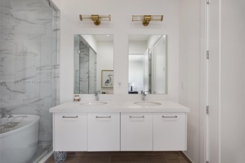 Villa ou maison à vendre à Doral, Floride: 4 chambres, 223.89 m2 № 1933201 - photo 18
