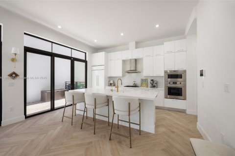 Villa ou maison à vendre à Doral, Floride: 4 chambres, 223.89 m2 № 1933201 - photo 6