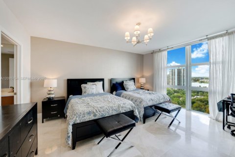Copropriété à louer à Aventura, Floride: 4 chambres, 328.22 m2 № 2385306 - photo 14