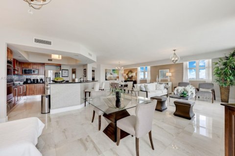 Copropriété à louer à Aventura, Floride: 4 chambres, 328.22 m2 № 2385306 - photo 10